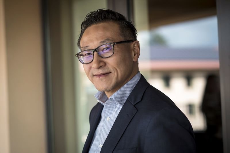看衰美国科技业?阿里巴巴联合创始人蔡崇信的家族办公室清空 30 多家公司股票 蔡崇信