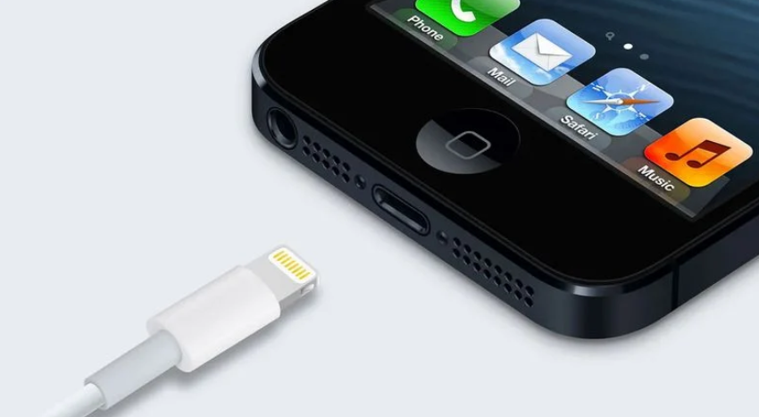 苹果 iPhone 14 Pro 闪电接口仍被限制在 USB 2.0 级别,但明年有望换用 Type-C